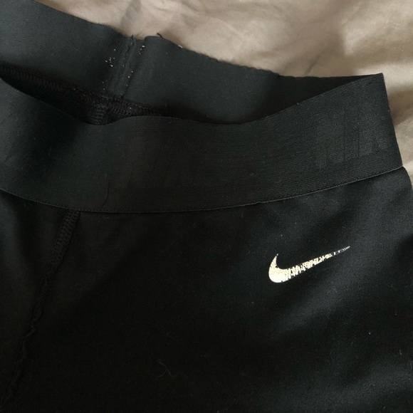 Nike yoga pants - Picture 2 of 2